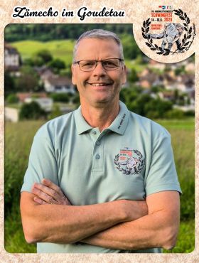 Das OK stellt sich vor!

𝐍𝐚𝐦𝐞: Heinz Büttler
𝐆𝐞𝐛𝐮𝐫𝐭𝐬𝐝𝐚𝐭𝐮𝐦: 20.07.1965
𝐑𝐞𝐬𝐬𝐨𝐫𝐭: Sponsoring

𝐌𝐞𝐢𝐧 𝐁𝐞𝐳𝐮𝐠 𝐳𝐮𝐦 𝐒𝐜𝐡𝐰𝐢𝐧𝐠𝐬𝐩𝐨𝐫𝐭: Durch meine Familie, Freunde und Bekannte.

𝐖𝐞𝐧𝐧 𝐢𝐜𝐡 𝐚𝐧 𝐞𝐢𝐧 𝐒𝐜𝐡𝐰𝐢𝐧𝐠𝐟𝐞𝐬𝐭 𝐝𝐞𝐧𝐤𝐞 𝐤𝐨𝐦𝐦𝐭 𝐦𝐢𝐫 𝐚𝐥𝐬 𝐞𝐫𝐬𝐭𝐞𝐬 𝐢𝐧 𝐝𝐞𝐧 𝐒𝐢𝐧𝐧: NWS 2026 Mümliswil-Ramiswil

𝐃𝐚𝐬 𝐟𝐢𝐧𝐝𝐞 𝐢𝐜𝐡 𝐚𝐧 𝐞𝐢𝐧𝐞𝐦 𝐒𝐜𝐡𝐰𝐢𝐧𝐠𝐟𝐞𝐬𝐭 𝐛𝐞𝐬𝐨𝐧𝐝𝐞𝐫𝐬: Dass man auch an einem Grossanlass mit vielen Menschen, immer noch ein friedliches und respektvolles Miteinander erleben kann.

𝐃𝐚𝐫𝐮𝐦 𝐛𝐢𝐧 𝐢𝐜𝐡 𝐢𝐦 𝐎𝐊: Da solche Anlässe für die Gesellschaft sehr wichtig sind, die vielen schönen Begegnungen mit den OK Mitgliedern und Eine/r allein kann ja nicht alles machen.

𝐃𝐚𝐬 𝐍𝐖𝐒 𝐰𝐢𝐫𝐝...: ein schönes Fest, wo sich viele Schwingsportler im Sägemehl die Hand geben und dann einer dem anderen den Rücken putzt und wo viele Besucherinnen und Besucher ein schönes und friedliches Miteinander erleben dürfen.

#nws2026 #schwingfest